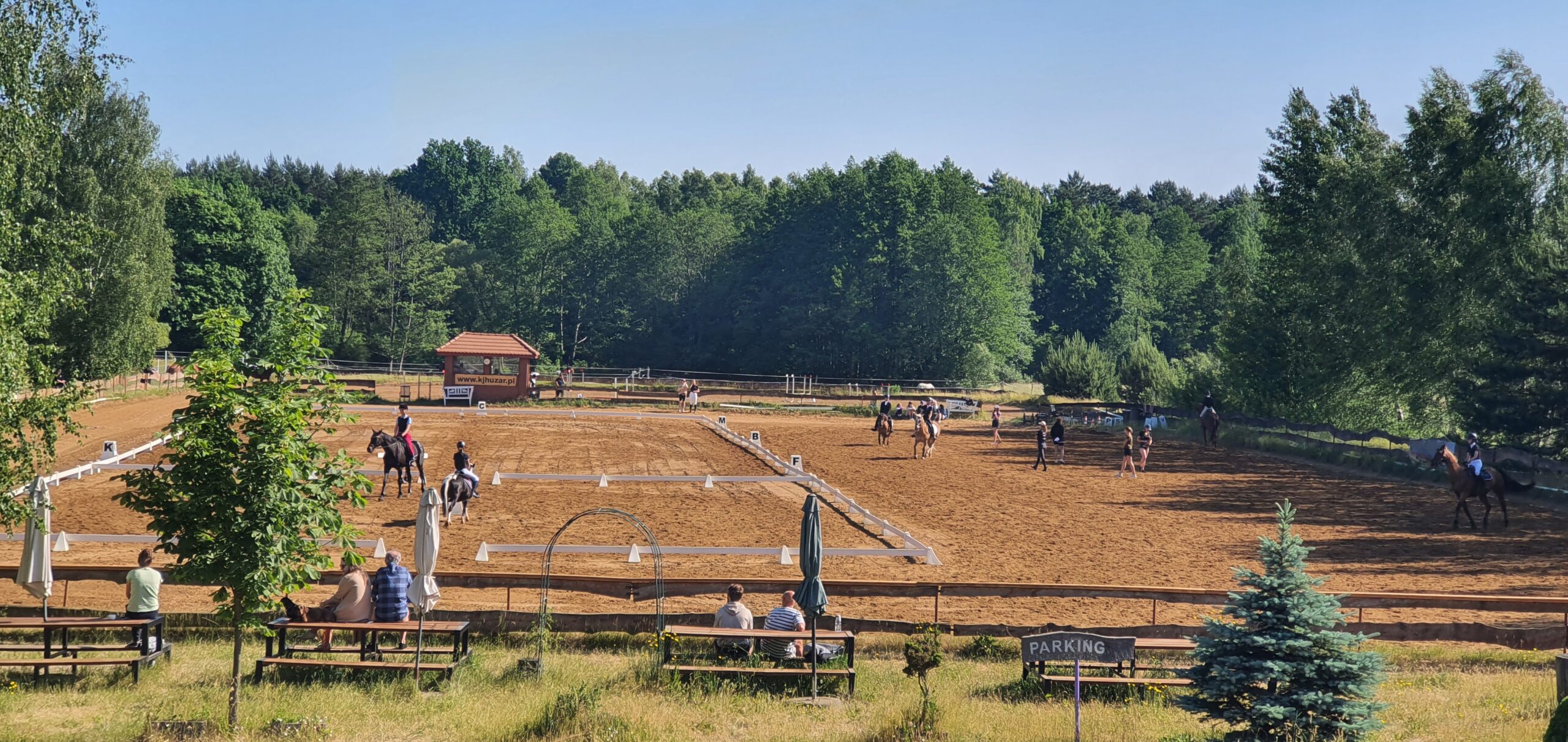 SZKOŁA JAZDY KONNEJ KJ HUZAR